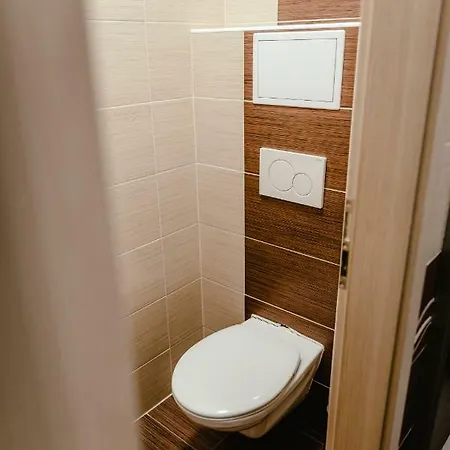 Zelny Trh 40 *